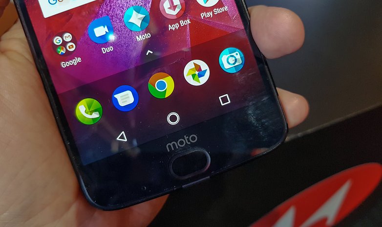 moto z2 force hands on button
