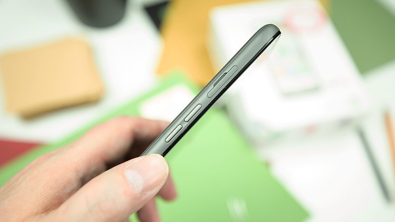 Das Doro 8100 gehört zu eines der günstigsten Senioren-Smartphones Senioren-Handy Doro 8100