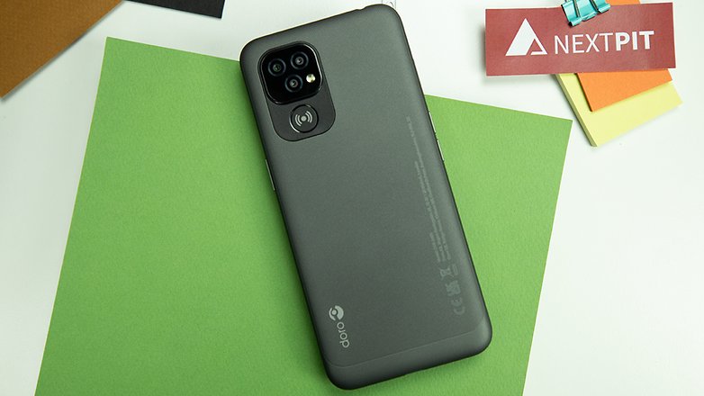 Das Doro 8100 gehört zu eines der günstigsten Senioren-Smartphones Senioren-Handy Doro 8100
