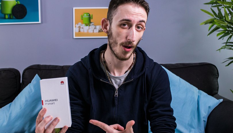 Huawei P Smart unboxing: 18:9, corpo in metallo e prezzo contenuto luca huawei p smart