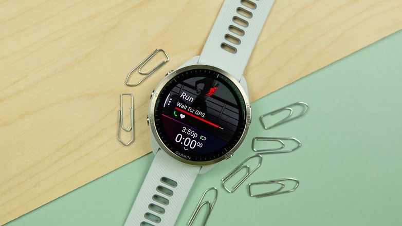 Garmin Forerunner 965 Display in detail Garmin Forerunner 965 Display in detail