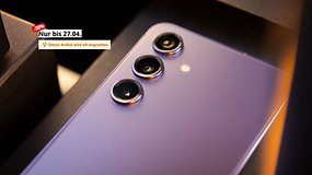 Ein Samsung Galaxy S24 mit eingeblendeten Angebotsdetails von MediaMarkt