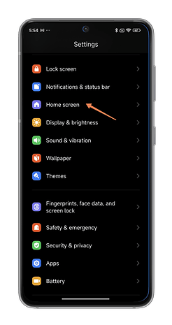 HyperOS screenshots on blurring the recent apps preview on your Xiaomi smartphone.