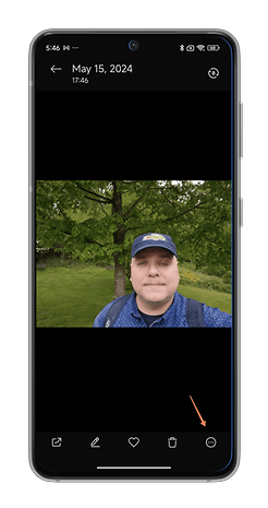 HyperOS screenshots on adding a watermark to your photos in your Xiaomi smartphone.