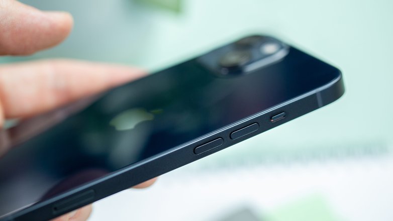 Apple iPhone 13 Apple iPhone 13