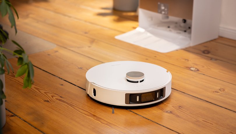 Cleanliness Matters: Robot Vacuum Tips for Shiny Floors nextpit Dreame L20 Ultra