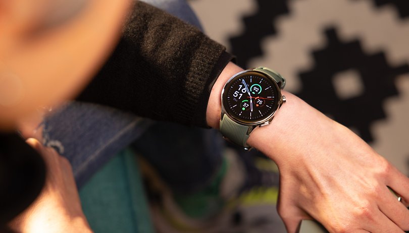 OnePlus Watch 2 Review: Does Its $300 Price Tag Justify the Drawbacks? nextpit OnePlus Watch 2 Test 2024