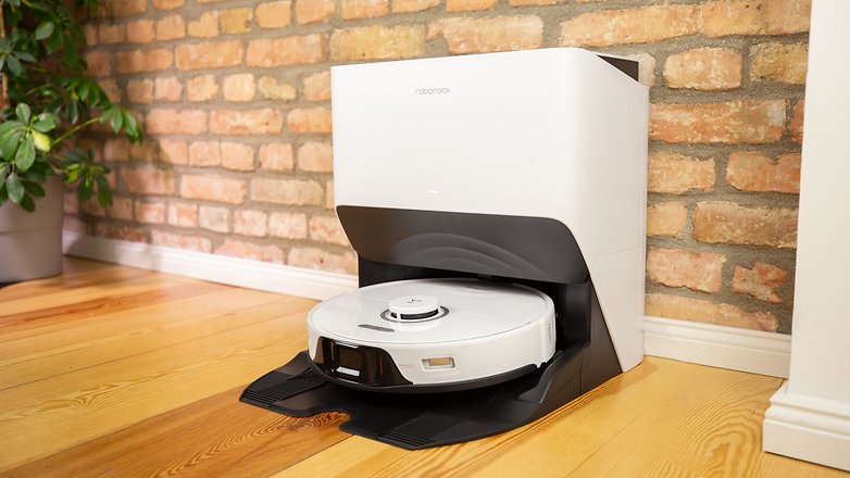 The Roborock S8 Pro Ultra is still one of the best robotic vacuum cleaners with mopping function even a year after its release. The Roborock S8 Pro Ultra is still one of the best robotic vacuum cleaners with mopping function even a year after its release.