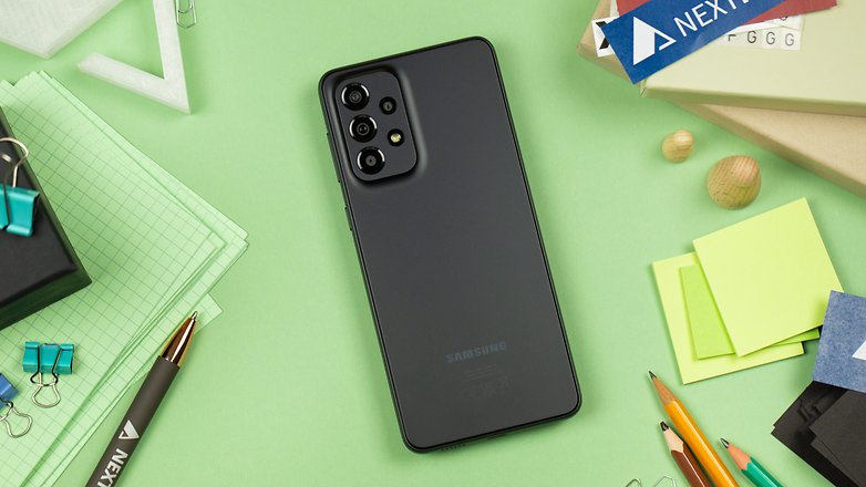 Das matte Finish der Rückseite steht dem A33 gut zu Gesicht. Die Rückseite des Galaxy A33