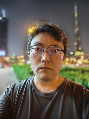 Poco F6 Pro: Selfie - Portrait mode on