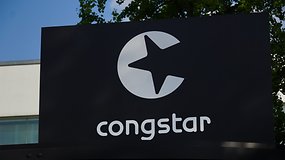 Congstar-Logo auf schwarzem Hintergrund mit einem Sternsymbol.