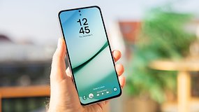 Samsung Galaxy S24 FE with the One UI 7 Beta on the Lock Screen.